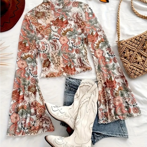 Floral Long Sleeve Blouse - Picture 4 of 6